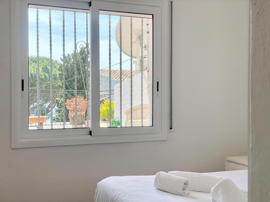 Apartamento Familiar En Canyelles Roses Ngoại thất bức ảnh